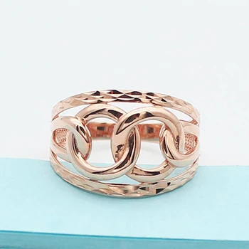 585 Lila Aranyozott 14K Rose Gold Fényes Gyűrű a Nők Széles Üreges Kézműves Elegáns Személyiség Varázsa Esküvői Ékszerek